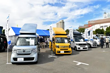 車両展示風景05