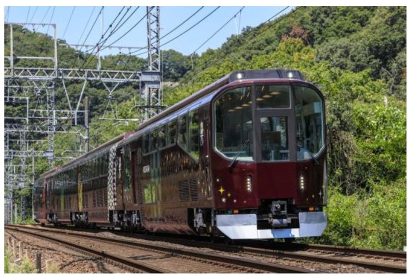 ～２０２６年新春企画～
　初詣列車として団体専用列車「楽」が運行！