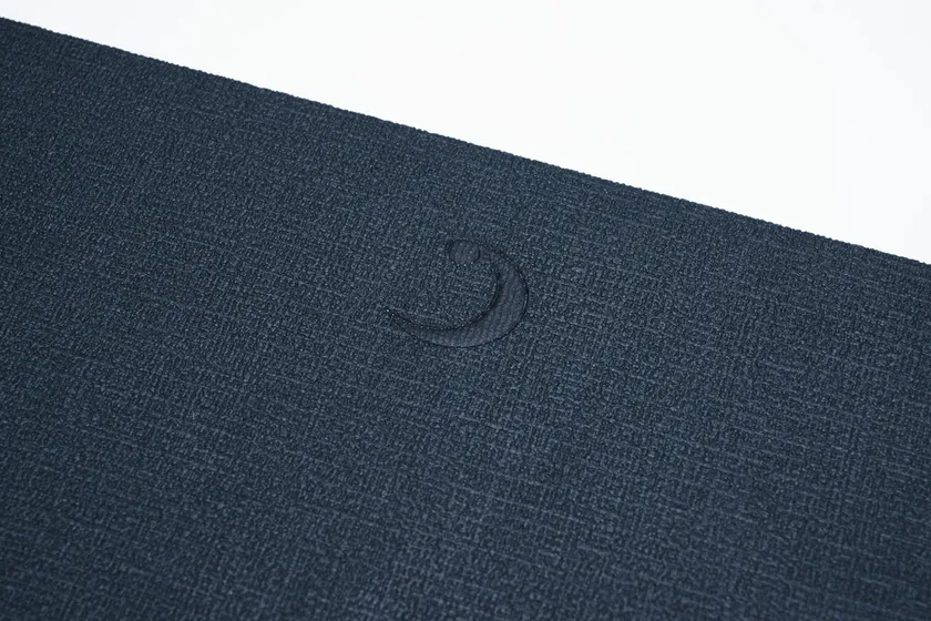 グリップ力を生み出す表面のテクスチャ