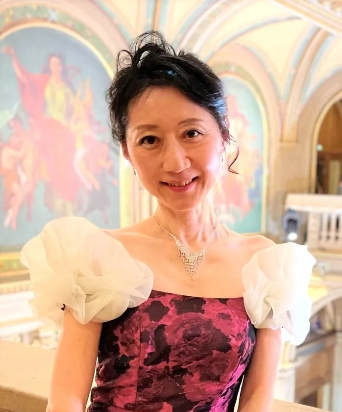 著者　クローネマキコ