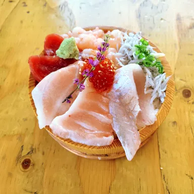 ミル・マスカマスインパクトドン～6種桶丼～