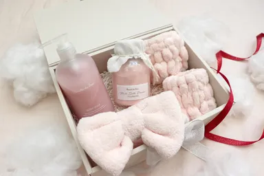 ボディソープとヘアバンド、リストバンド