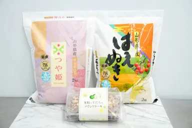 リターン(8)　米粉とすだちのパウンドケーキ、はえぬき・つや姫各2kg