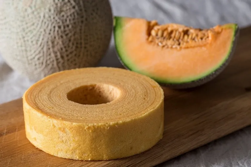 【お土産にも人気のメロンバウムクーヘン】