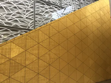 京都市勧業館「みやこめっせ」壁面陶板