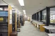 工学院大学新宿図書館内観