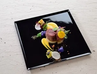 銘柄牛のビフテキと季節野菜大吟醸で作った生姜の熟成ソース