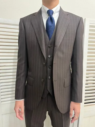 ブラウンスーツ