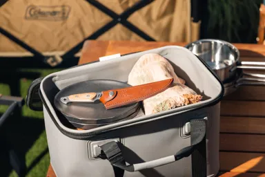 専用の鞘が付属されているので持ち歩きが安心