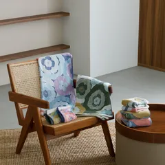 モニ　やわらかな花柄の今治タオル