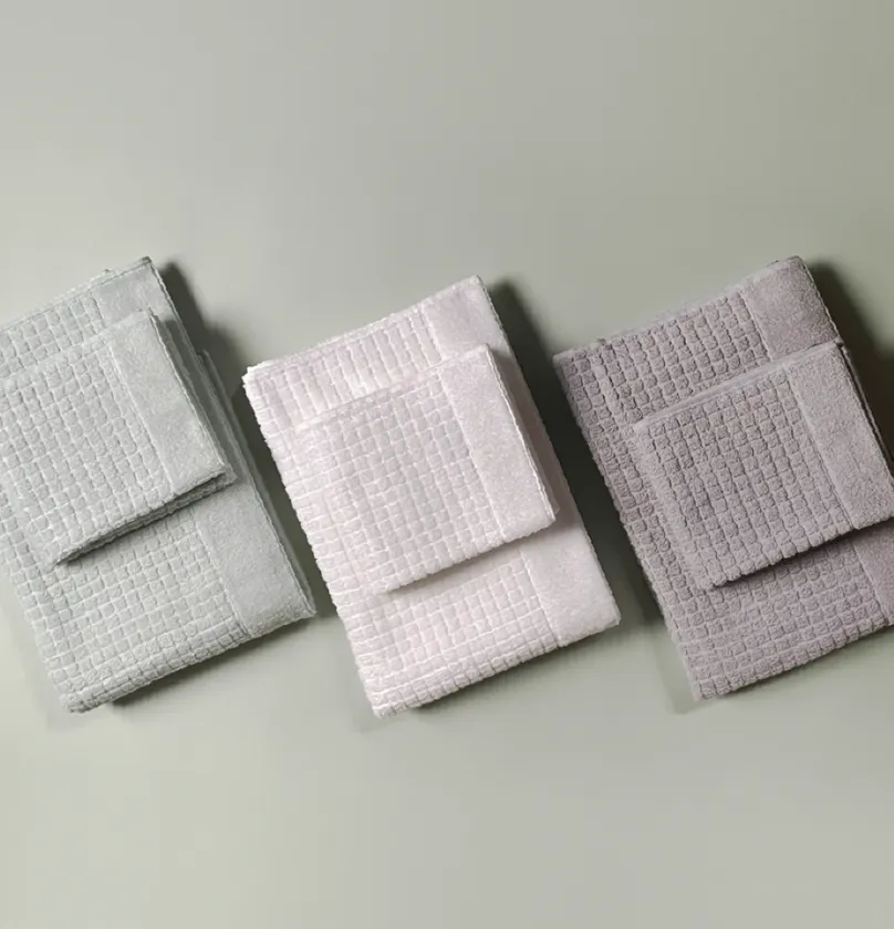 ウォーターブルー、ホワイト、パールグレー