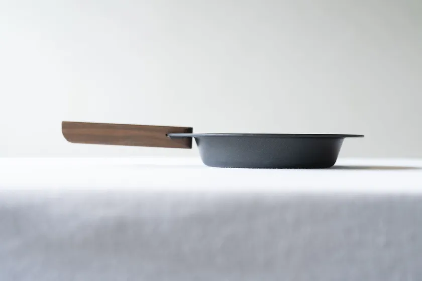 累計8万枚を超えたマルチグリドルの次に、“日常でも使える形”を追求。