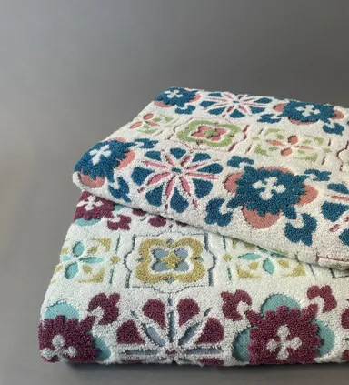 深みのある色合いと立体的な表情