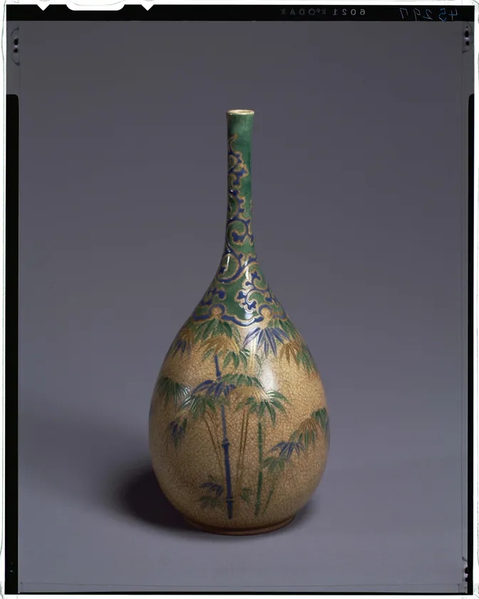 10. 色絵竹図徳利