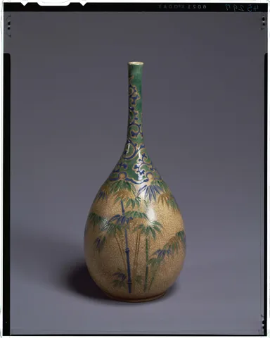 10. 色絵竹図徳利