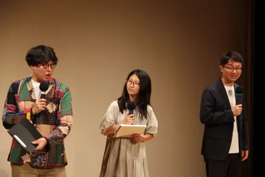 左からオシエルズの矢島さん、田野彩雲さん、オシエルズの野村さん