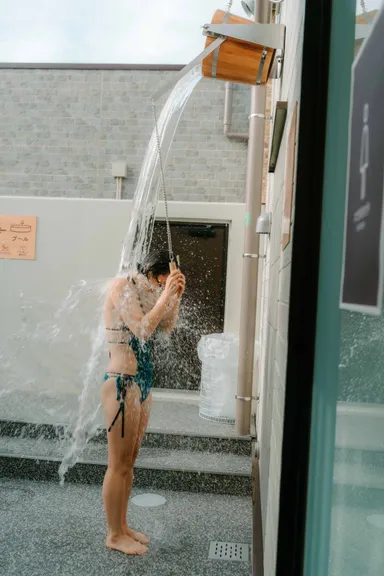 冷水ガッシングシャワー