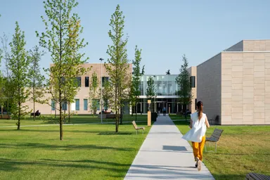 ヒュマニタス大学キャンパス写真