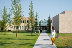 ヒュマニタス大学キャンパス写真