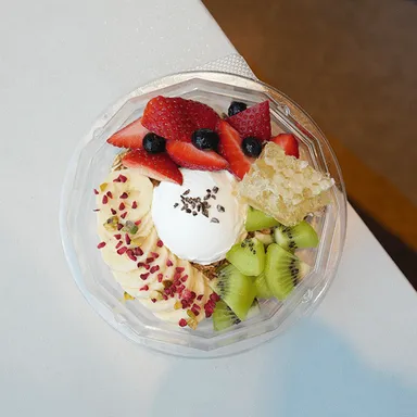 フルーツグリークヨーグルトコムハニー