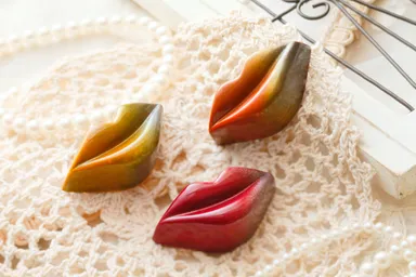 ふっくらリップ型の「アンジーショコラ」