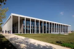 ビオメディコ大学キャンパス写真