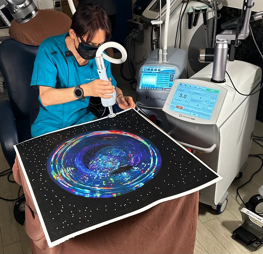 医療レーザーで制作中