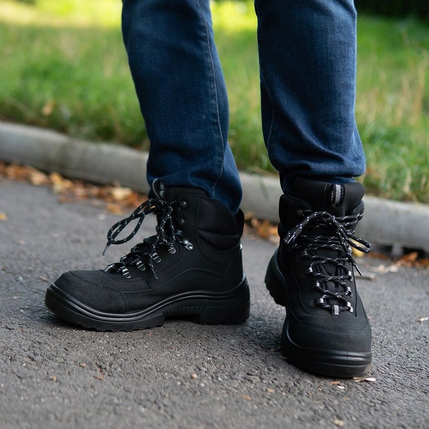 フィンランド発 人気ブランドの新作を発売！
冬を乗り切るファッションアイテム　
KUOMA メンズ防寒ブーツ＆Myssyfarmi ニット帽が登場