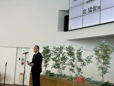 来賓あいさつ(富良野市長)