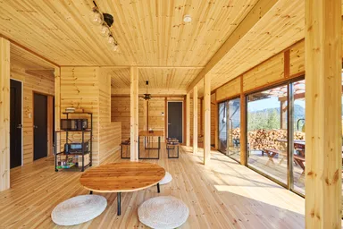 無垢の木に包まれる空間【千葉】