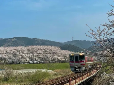 自然豊かな香住と汽車の相性は抜群