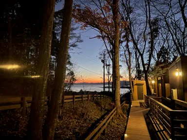 グランピング施設通路からの眺め