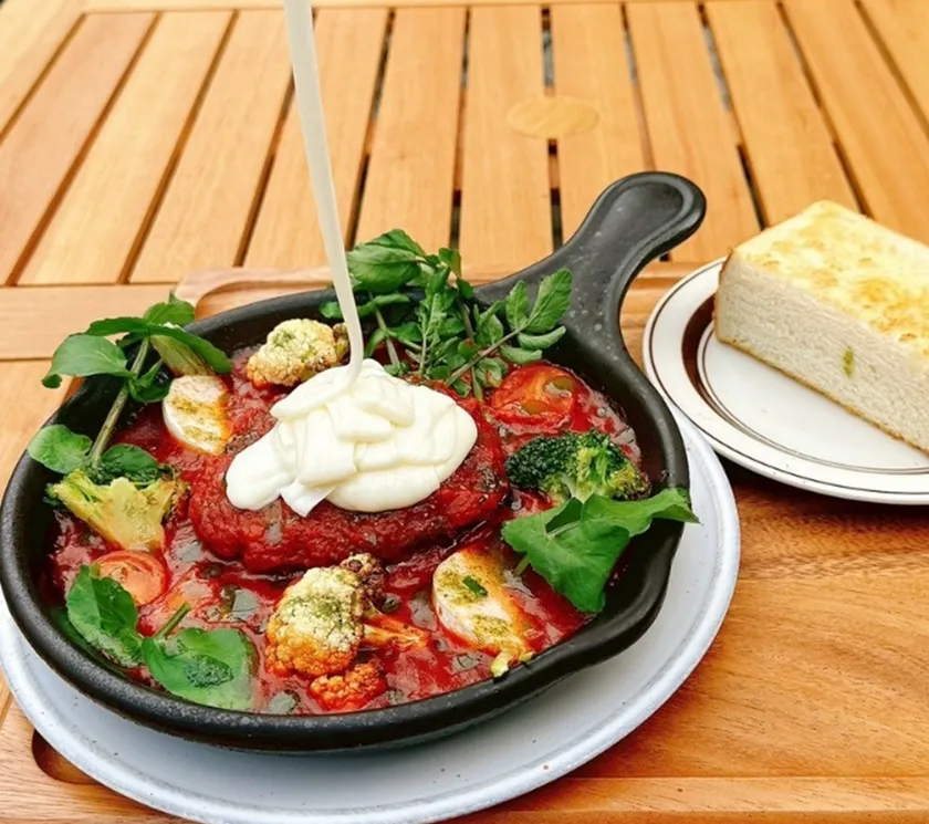 とろけるチーズ煮込みトマトハンバーグセット