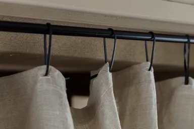 革紐(ブラック)を繋げたイメージ