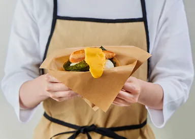 できたてめんたいまるごと1本おむすび 炙りめんたいバターチーズ(イメージ)