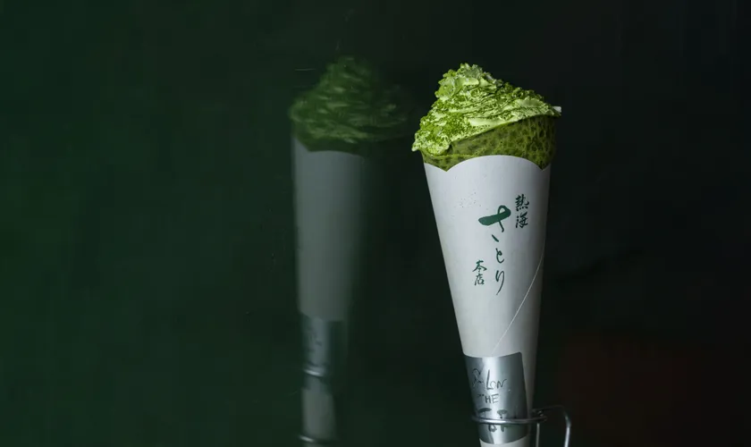 お濃茶を練り込んだ抹茶クリームを“2倍”使用した「2倍!!お濃茶クレープ」