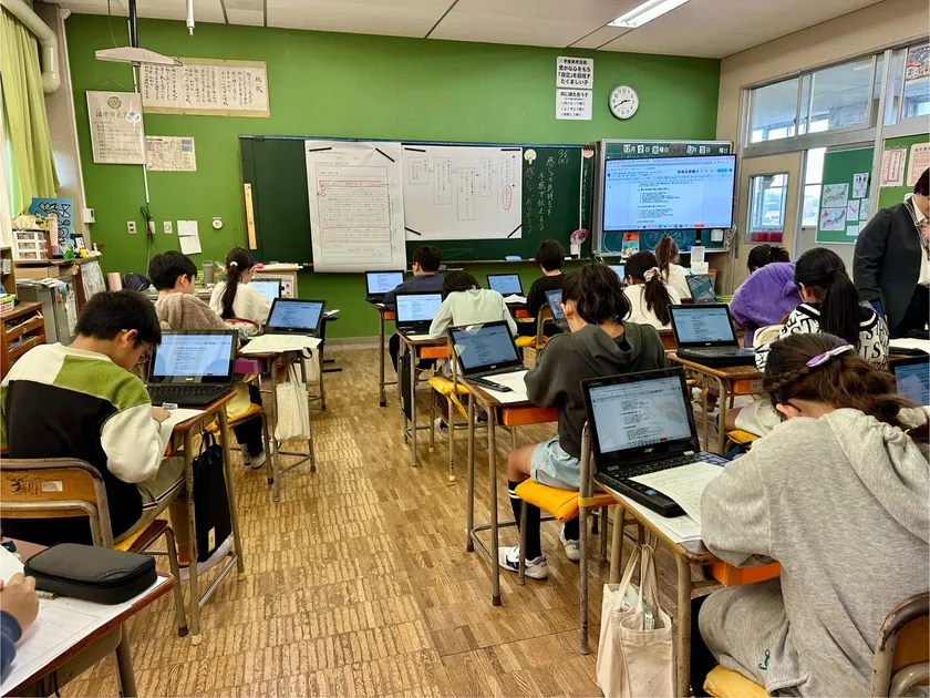 ありがとうの手紙プロジェクト授業の様子