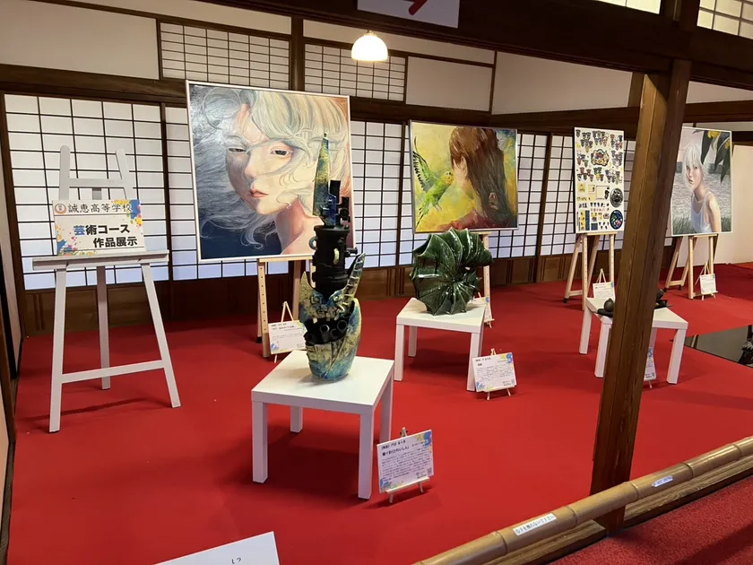 現在沼津御用邸記念公園で開催中の誠恵高校創作展「創」