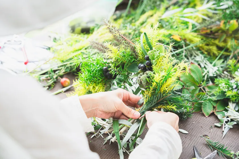 スワッグを束ねている場面