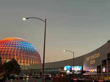 ベネチアンエキスポ会場前