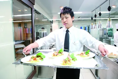 フルコースを振る舞います！