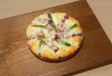 チーズたっぷり！アスパラパン