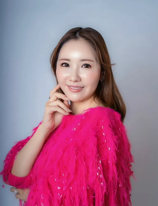 代表 小川 里奈