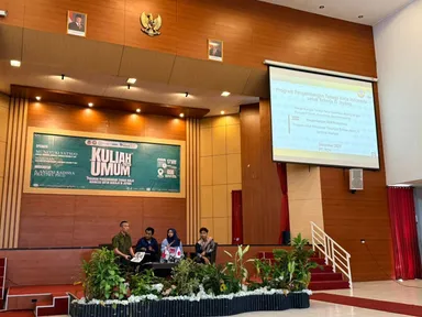 SANGGA BUANA UNIVERSITYでの講義の様子(1)