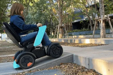 「たのシーモ」乗車イメージ（坂道）