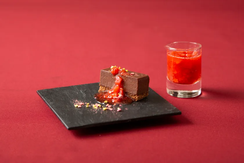 ランチ予約特典ショコラテリーヌ(いちごソース添え)