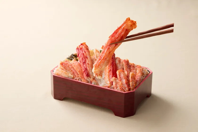 【鱗幸食品】「根室産たらばがに棒肉づくし弁当」