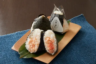 【鮭まぶしおむすび 亀太郎】「秋さけとたらこ」