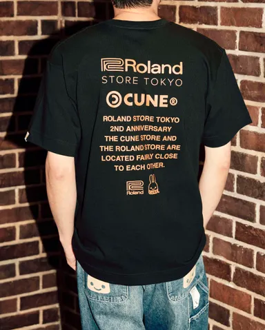 Roland Store Tokyo × CUNE T-Shirt (BLACK)背面