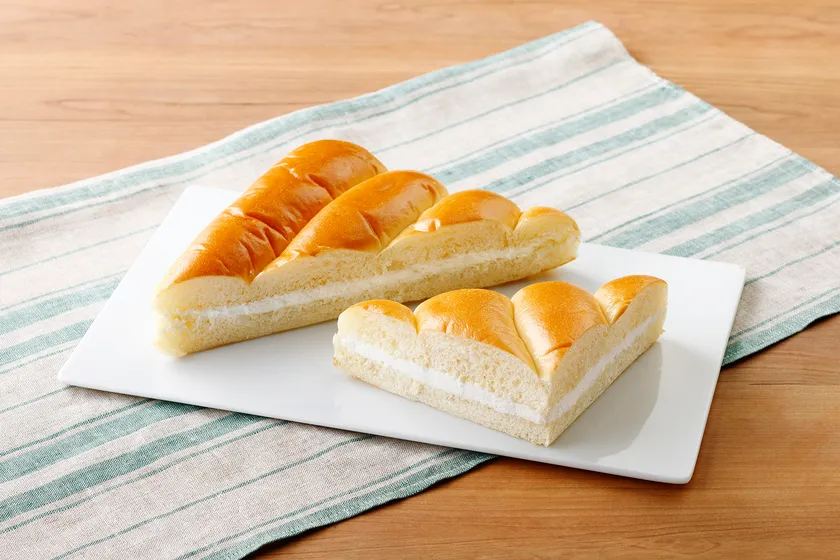 三角ミルクホイップサンド 富士山牛乳入りホイップ使用